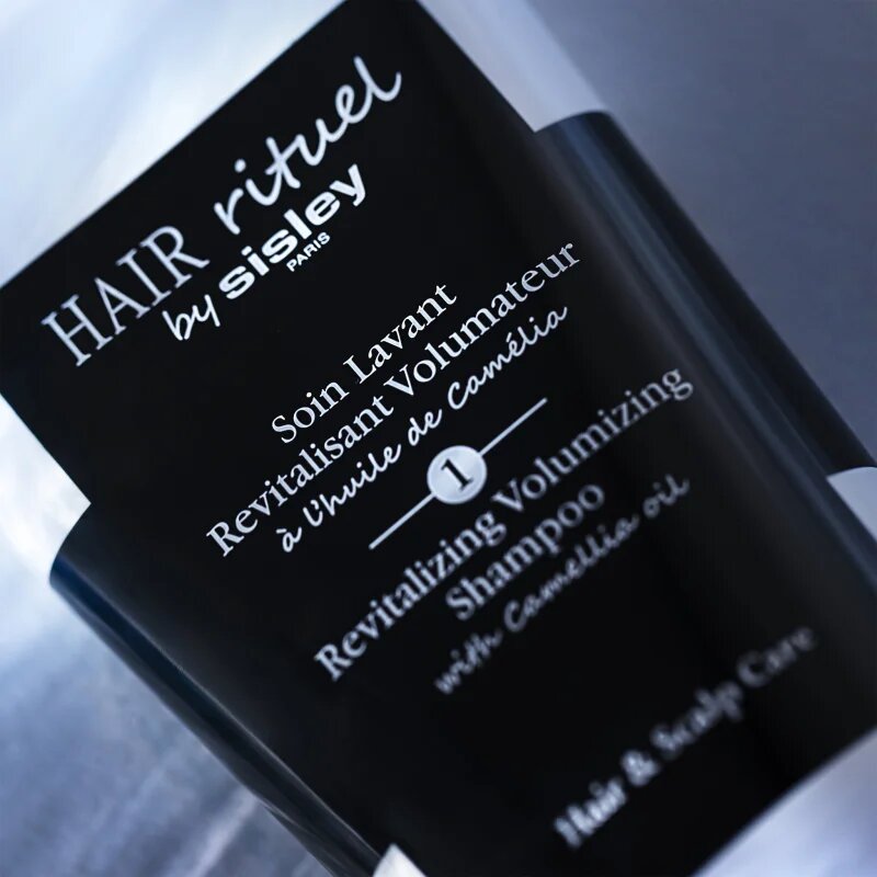 Hair Rituel by Sisley Revitalizing Volumizing Shampoo with Camellia oil tömegnövelő sampon a selymes hajért szulfátmentes 200 ml