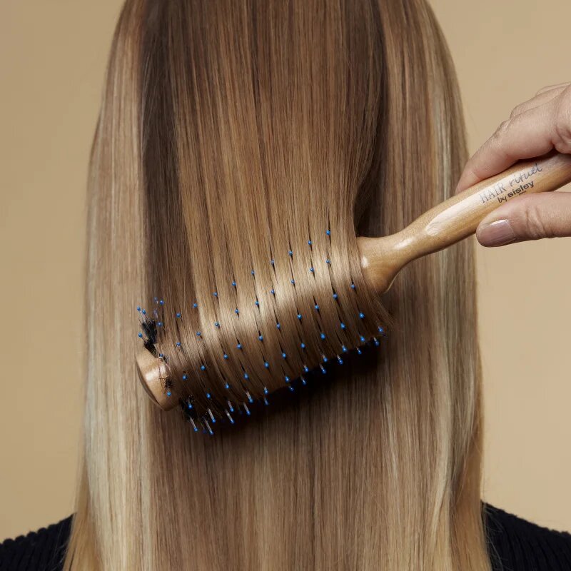 Hair Rituel by Sisley The Blow Dry Brush N°2 kör alakú hajkefe a haj kiegyenesítésére 1 db