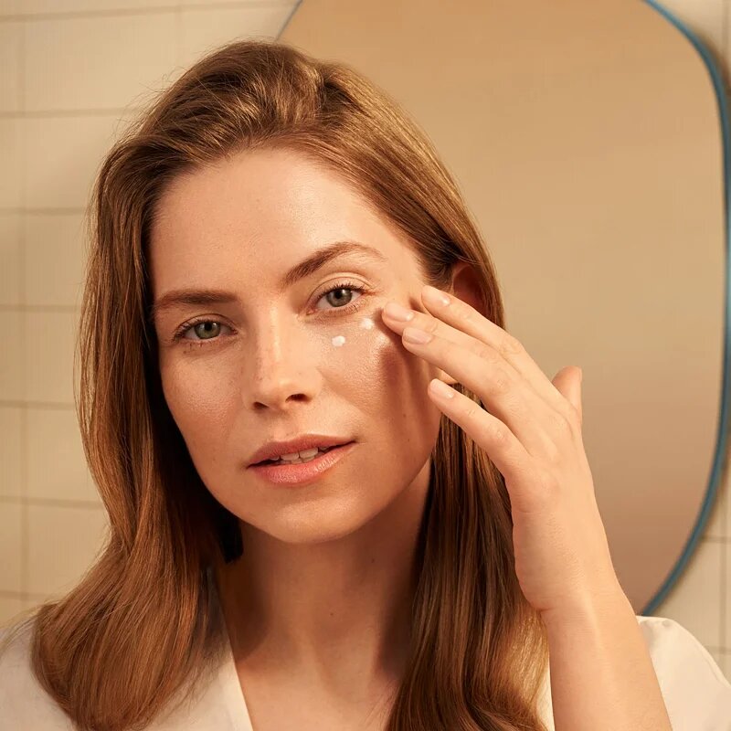 Health Labs Care Glow On Brightening eye cream élénkítő szemkrém 15 ml