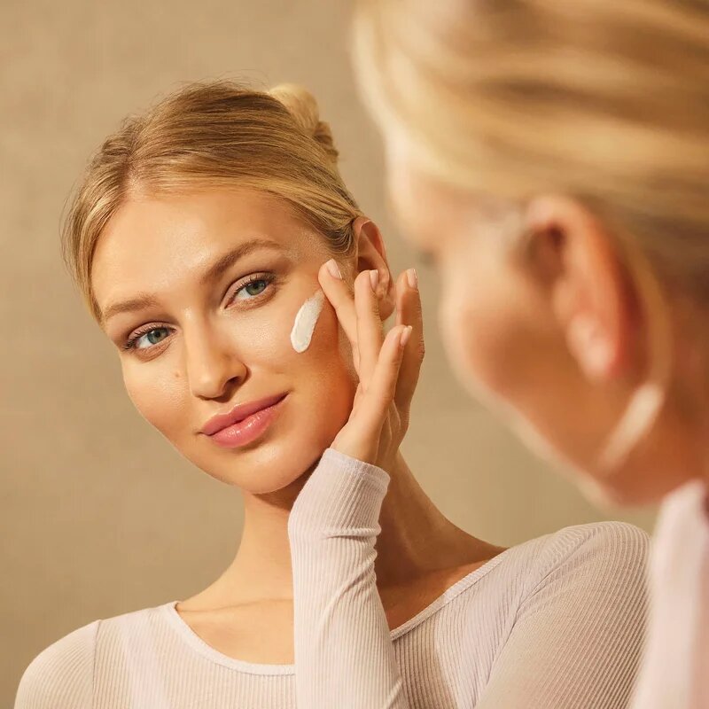 Health Labs Care Glow On SPF 50+ with Melanin nappali krém SPF 50+ 50 ml