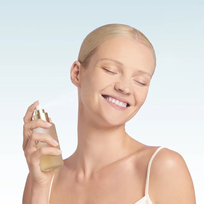 Health Labs Care Pure On Moisturizing and Refreshing Mist hidratáló permet az arcra 100 ml