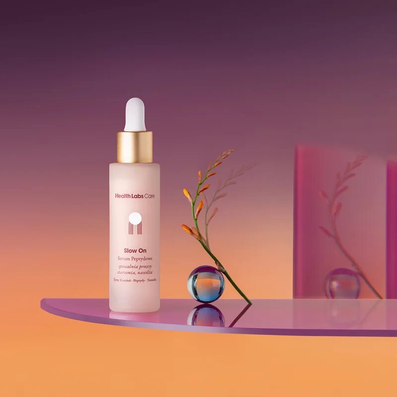 Health Labs Care Slow On tápláló és hidratáló szérum az arcbőr élénkítésére peptidekkel 30 ml