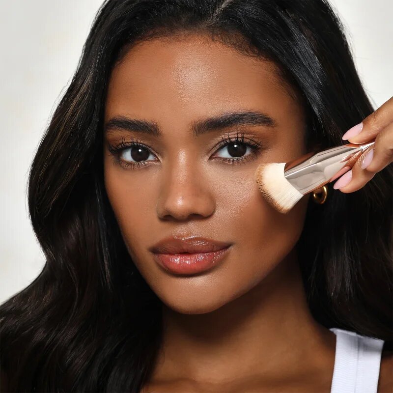 ICONIC London Complexion Brush krémes és folyékony make-up ecset 1 db