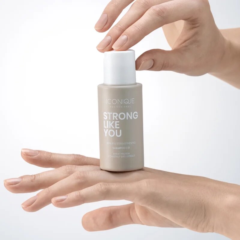 ICONIQUE Professional STRONG LIKE YOU Repair & Strengthening regeneráló sampon a károsult hajra 70 ml