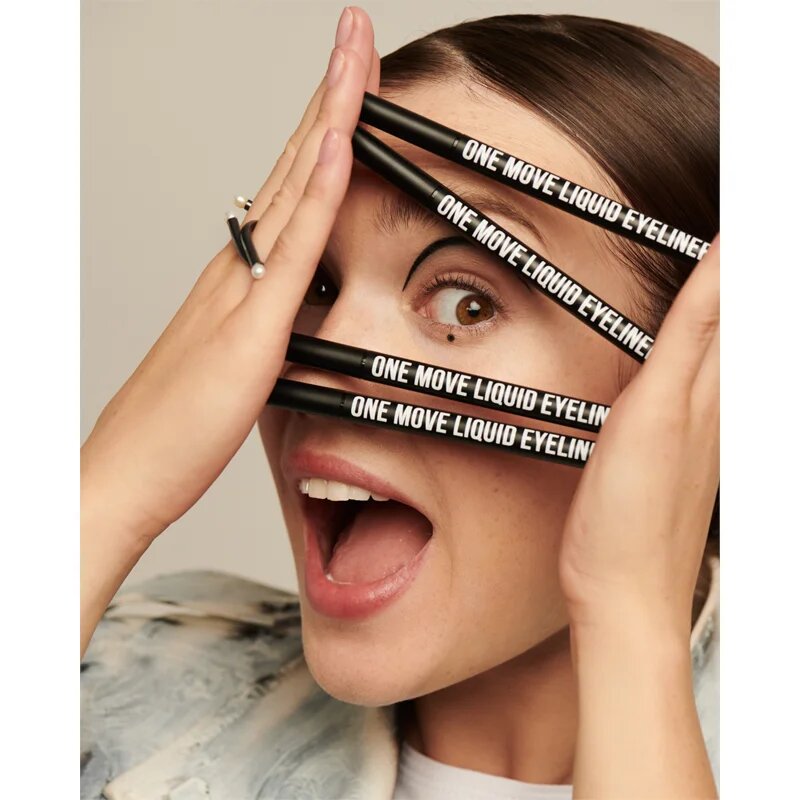 Inglot One Move professzionális folyékony szemceruza 0.55 ml