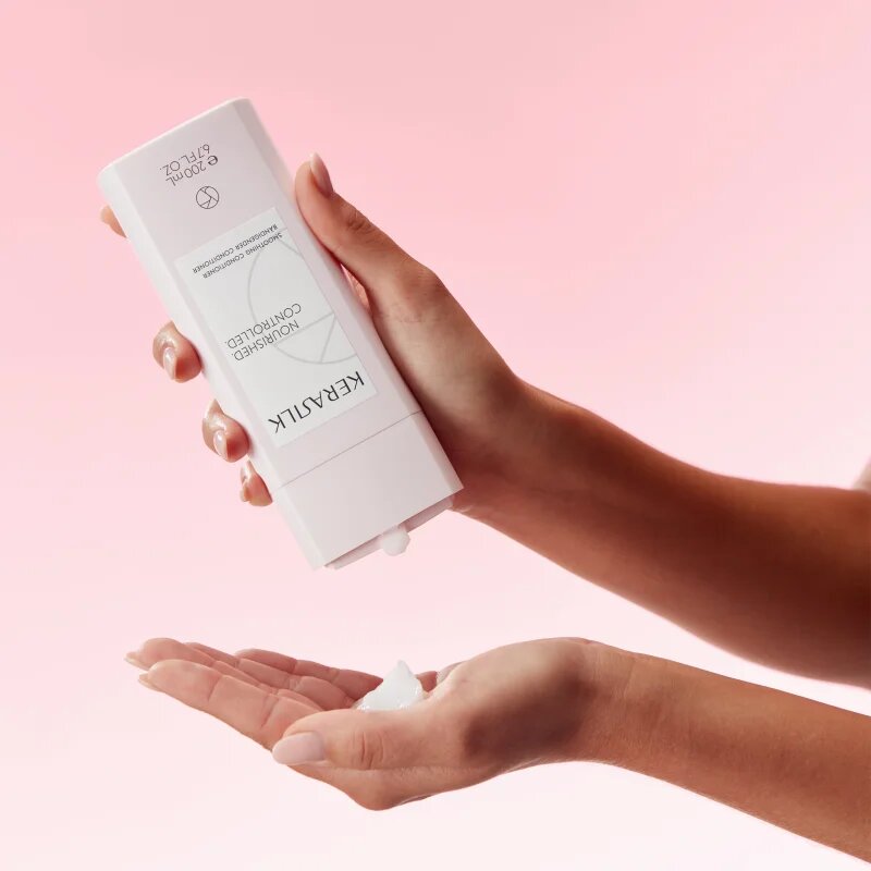 KERASILK Essentials Smoothing Conditioner hajkisimító kondicionáló tápláló hatással 200 ml