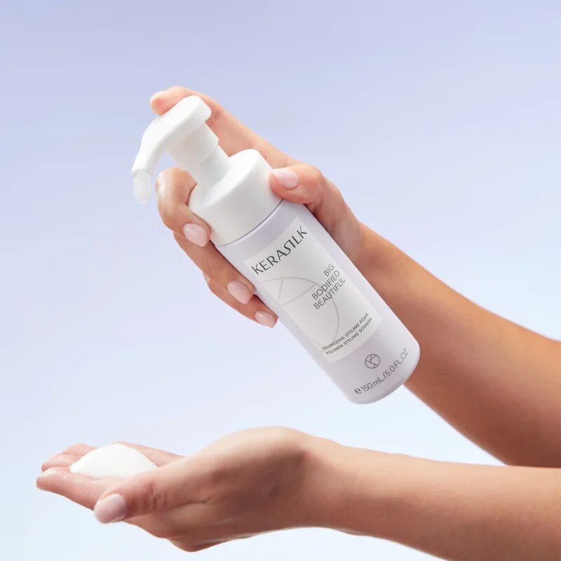 KERASILK Styling Volumizing Styling Foam hajformázó hab dús hatásért minden hajtípusra 150 ml