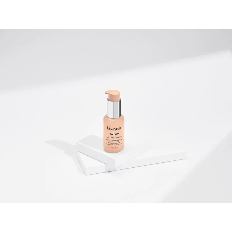 Kérastase Curl Manifesto Huile Sublime Repair tápláló olaj a hullámos és göndör hajra 50 ml