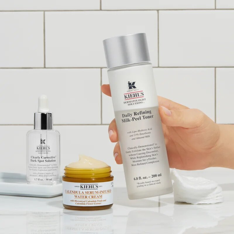 Kiehl's Daily Refining Milk-Peel Toner gyengéd bőrhámlasztó tonik minden bőrtípusra beleértve az érzékeny bőrt is 200 ml