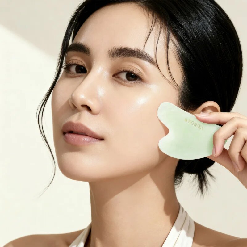 KORIKA Tools Gua Sha Green Jade Stone masszázs szegédeszköz az arcra 1 db