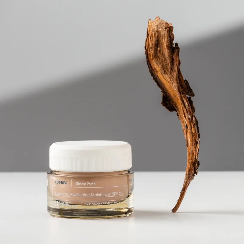 Korres White Pine Meno-Reverse™ regeneráló és feszesítő krém SPF 20 40 ml