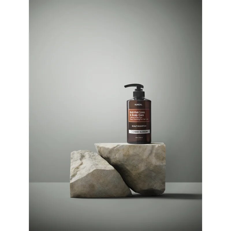 KUNDAL Caffeine Shampoo Cherry Blossom természetes sampon hajhullás ellen 500 ml