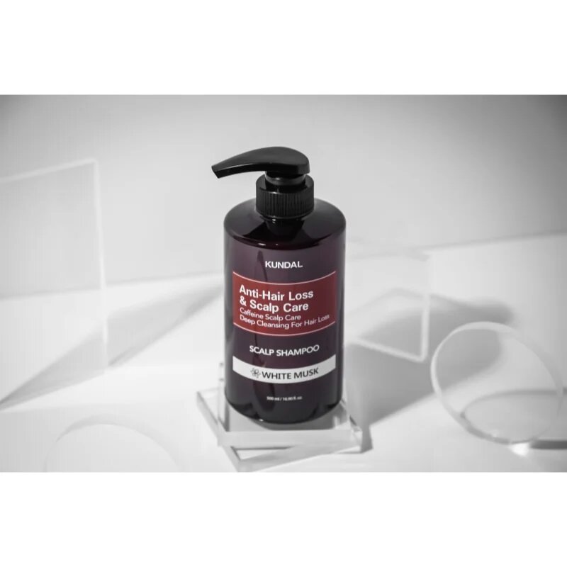 KUNDAL Caffeine Shampoo White Musk természetes sampon hajhullás ellen 500 ml