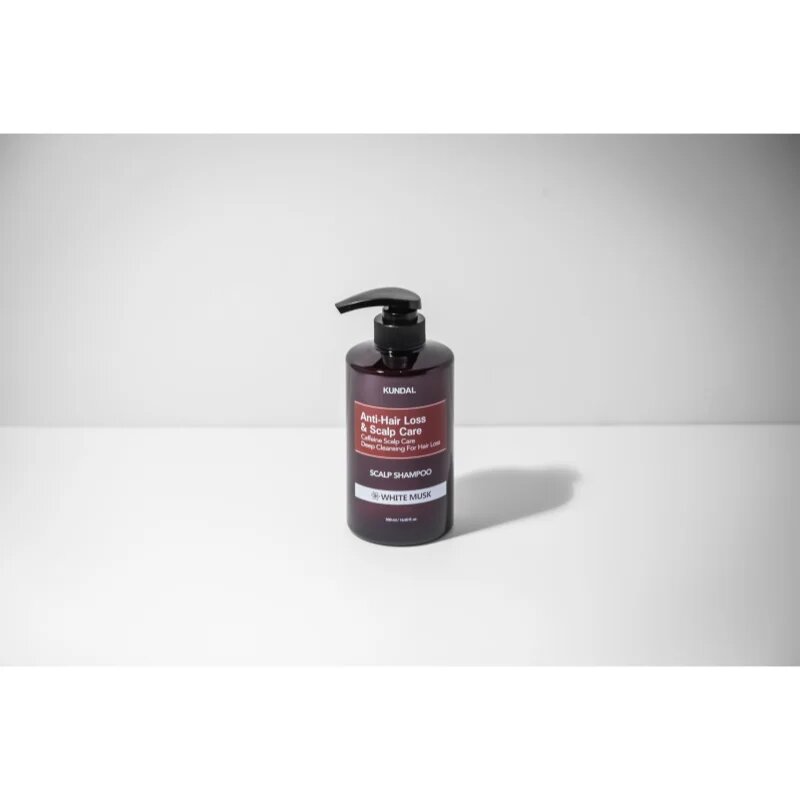 KUNDAL Caffeine Shampoo White Musk természetes sampon hajhullás ellen 500 ml