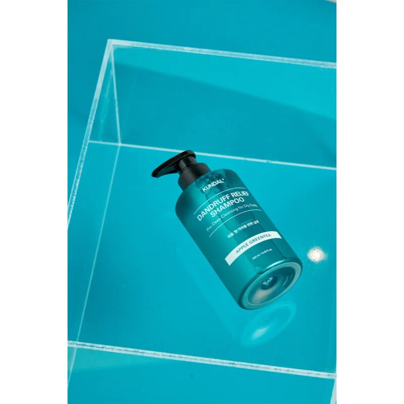 KUNDAL Dandruff Relief Shampoo Apple Green Tea sampon korpásodás és viszketés ellen száraz bőrre 500 ml