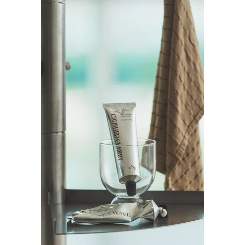 KUNDAL Objet Silky & Buttery Hand Cream intenzíven hidratáló krém kézre illattal Crushed Cherry 50 ml