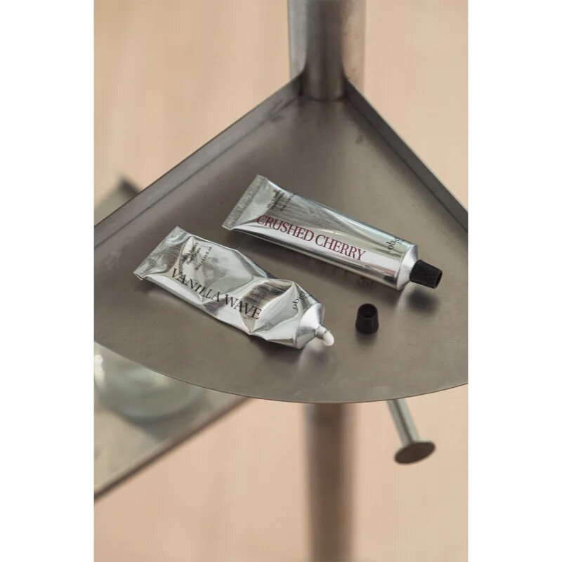 KUNDAL Objet Silky & Buttery Hand Cream intenzíven hidratáló krém kézre illattal Crushed Cherry 50 ml