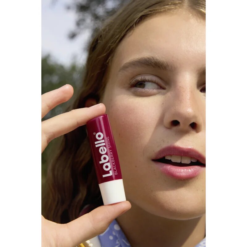Labello Blackberry Shine hidratáló ajakbalzsam 4.8 g