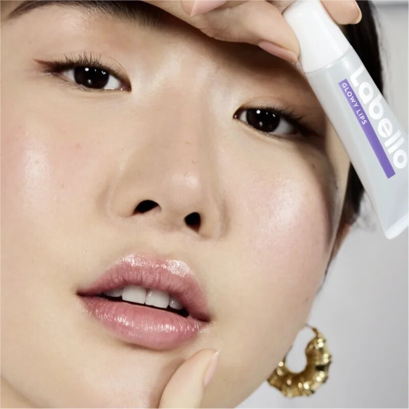 Labello Glowy Lips hidratáló ajakbalzsam hialuronsavval 10 ml