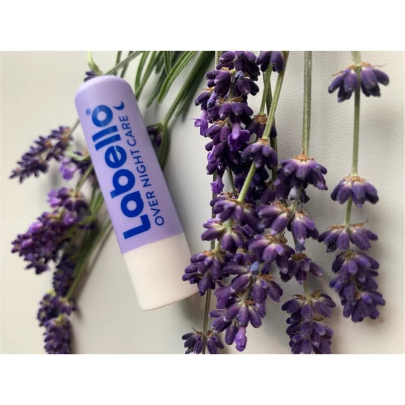 Labello Over Night Care regeneráló szájbalzsam levendulával 4.8 g