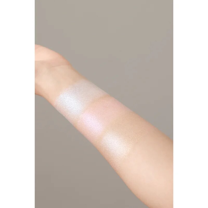 Laka Dreambeam Highlighter kompakt púderes élénkítő arcra árnyalat 01 Natural Beam 3.7 g