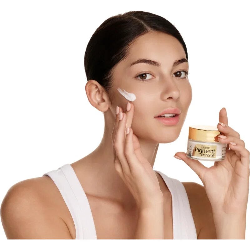 Lirene Derma Pigment Control Cream SPF 50 élénkítő hidratáló krém a pigment foltok ellen SPF 50 50 ml