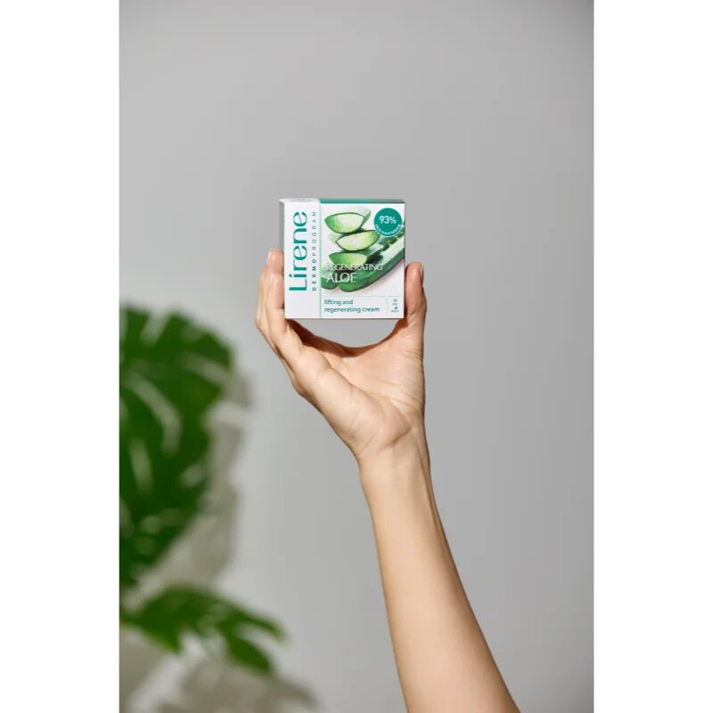 Lirene Hydration & Nourishment Regenerating Aloe regeneráló lifting krém aloe verával és shea vajjal 50 ml