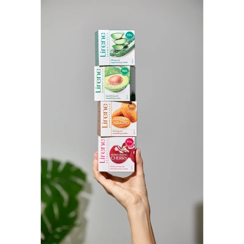 Lirene Hydration & Nourishment Regenerating Aloe regeneráló lifting krém aloe verával és shea vajjal 50 ml