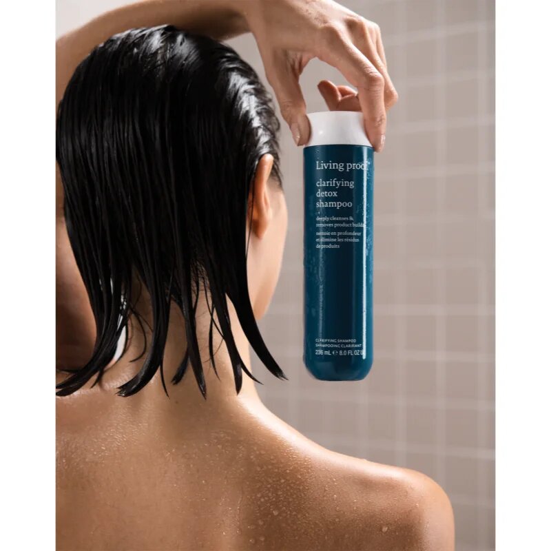 Living Proof Clarifying Detox Detox Shampoo finom állagú tisztító sampon minden hajtípusra 236 ml
