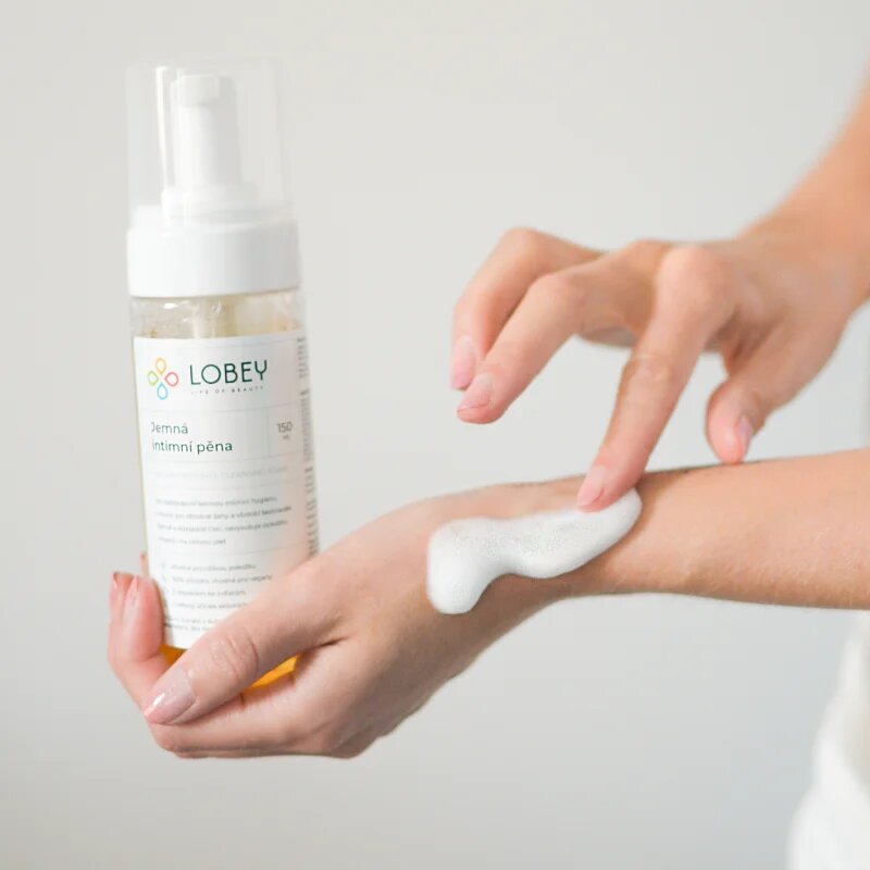 Lobey Body Care tisztító hab az intim részekre 150 ml