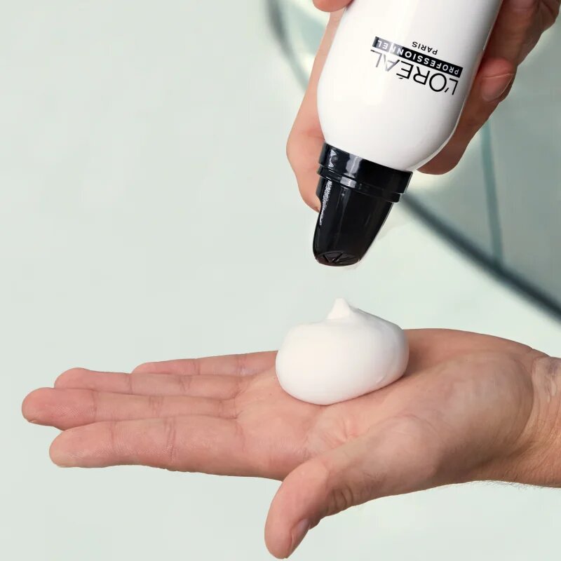 L’Oréal Professionnel Tecni.Art Full Volume Extra dús frizurát biztosító erős fixáló hab 250 ml