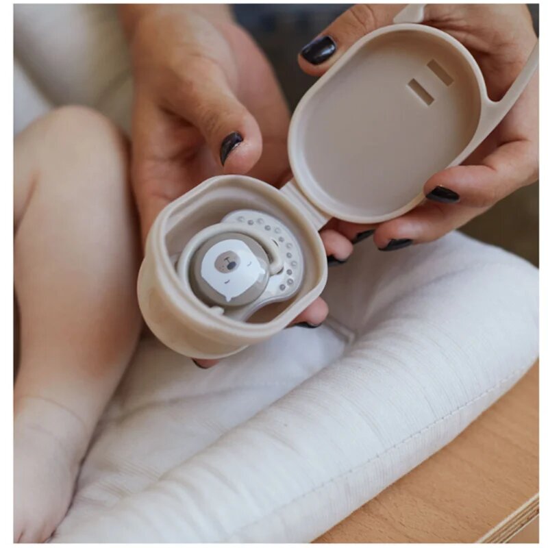 LOVI Dummy Case 0+ m cumitartó doboz árnyalat Beige 1 db
