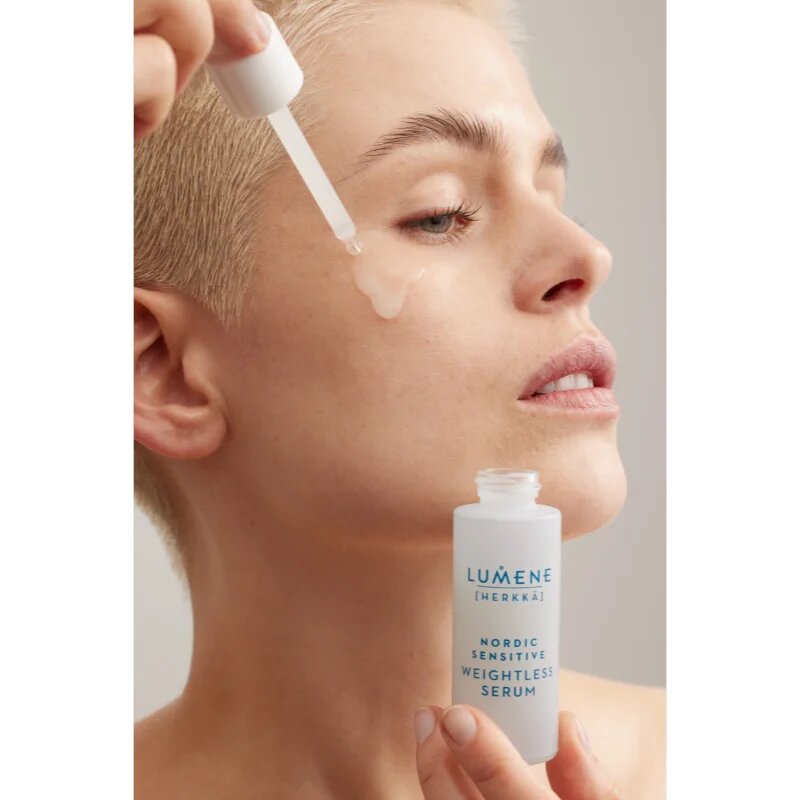 Lumene Nordic Sensitive [HERKKÄ] Weightless könnyű szérum az érzékeny bőr megnyugtatásához és erősítéséhez 30 ml