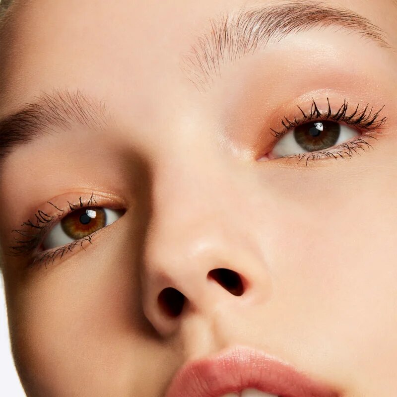 MAC Cosmetics Extended Play Gigablack Lash Mascara szempillaspirál az ívelt és szétválasztott pillákért 57 g