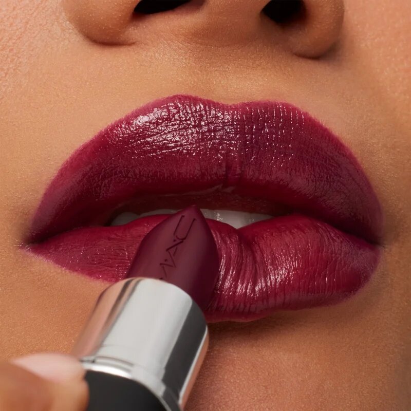 MAC Cosmetics MACximal Sleek Satin Lipstick Mini selyem rúzs a tökéletes küllemért árnyalat REBEL 1.5 g