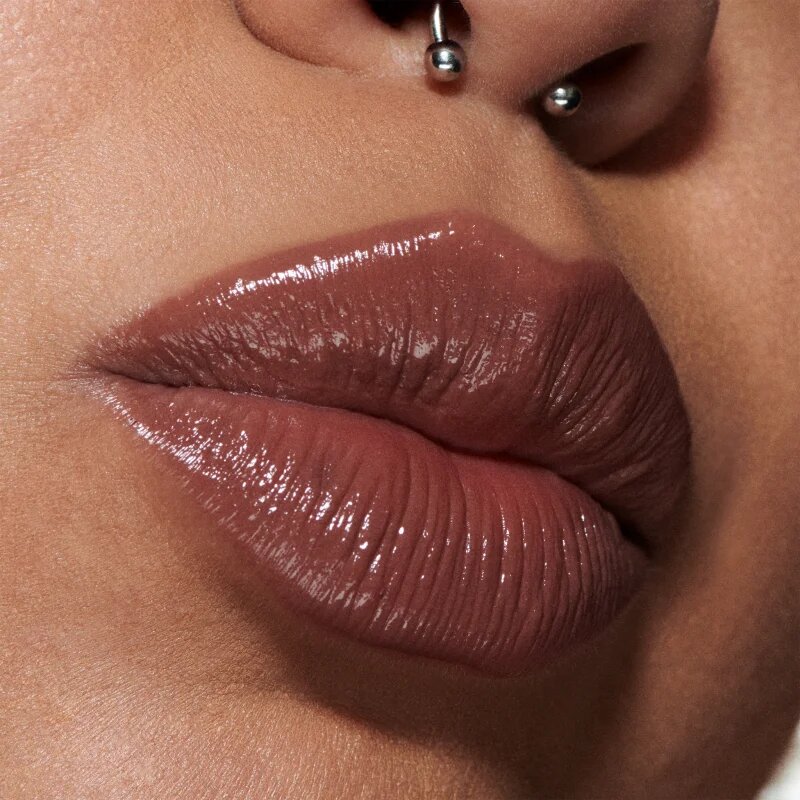 MAC Cosmetics Nudes Lustreglass Lipstick fényes ajakrúzs árnyalat Signature Move 3 g