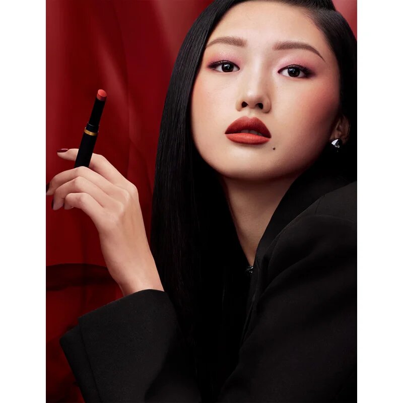 MAC Cosmetics Powder Kiss Velvet Blur Slim Stick hidratáló matt rúzs árnyalat Spice World 2 g