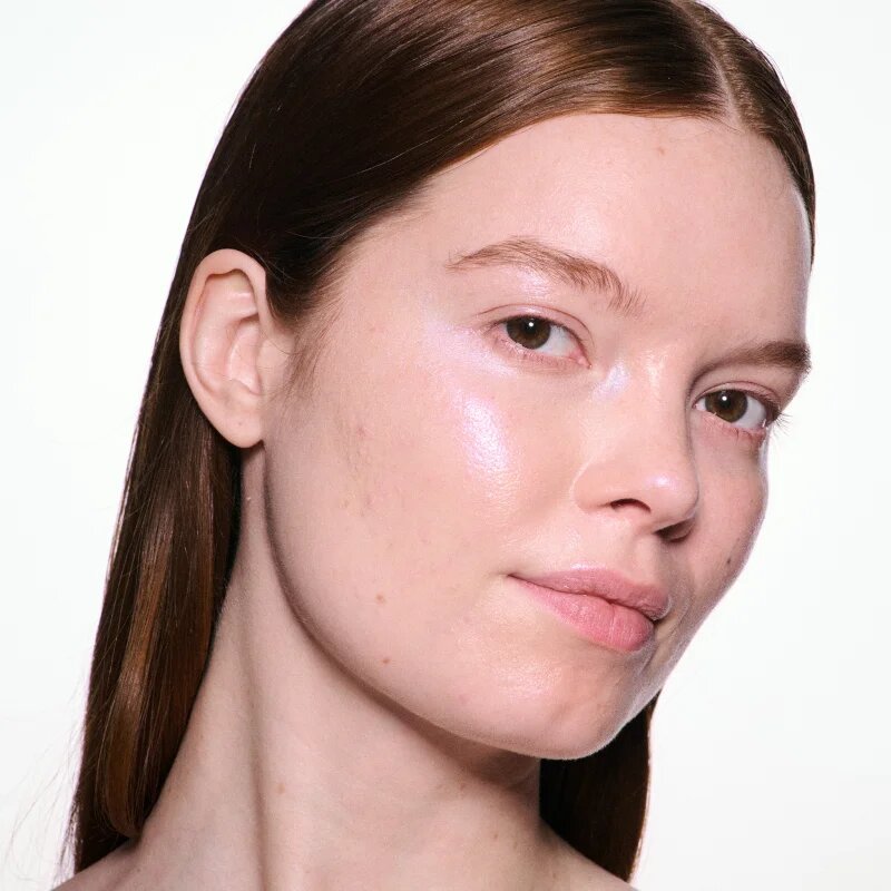 MAC Cosmetics Skinfinish Lightstruck folyékony bőrélénkítő árnyalat Lilac Haze 15 ml