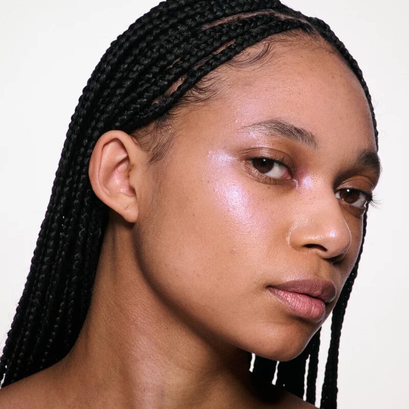 MAC Cosmetics Skinfinish Lightstruck folyékony bőrélénkítő árnyalat Lilac Haze 15 ml