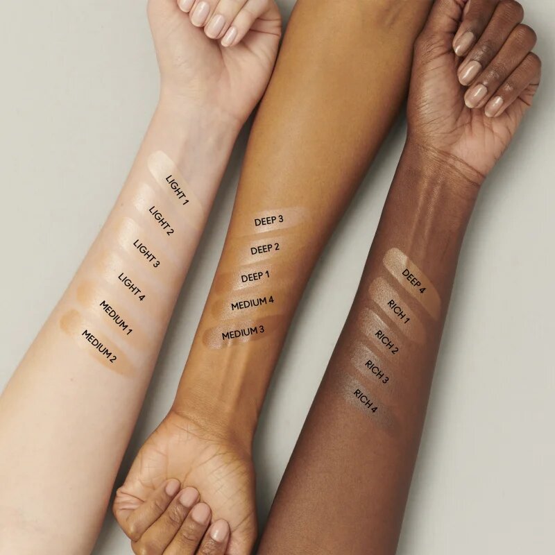 MAC Cosmetics Strobe Dewy Skin Tint tónusegyesítő hidratáló krém árnyalat Deep 1 30 ml