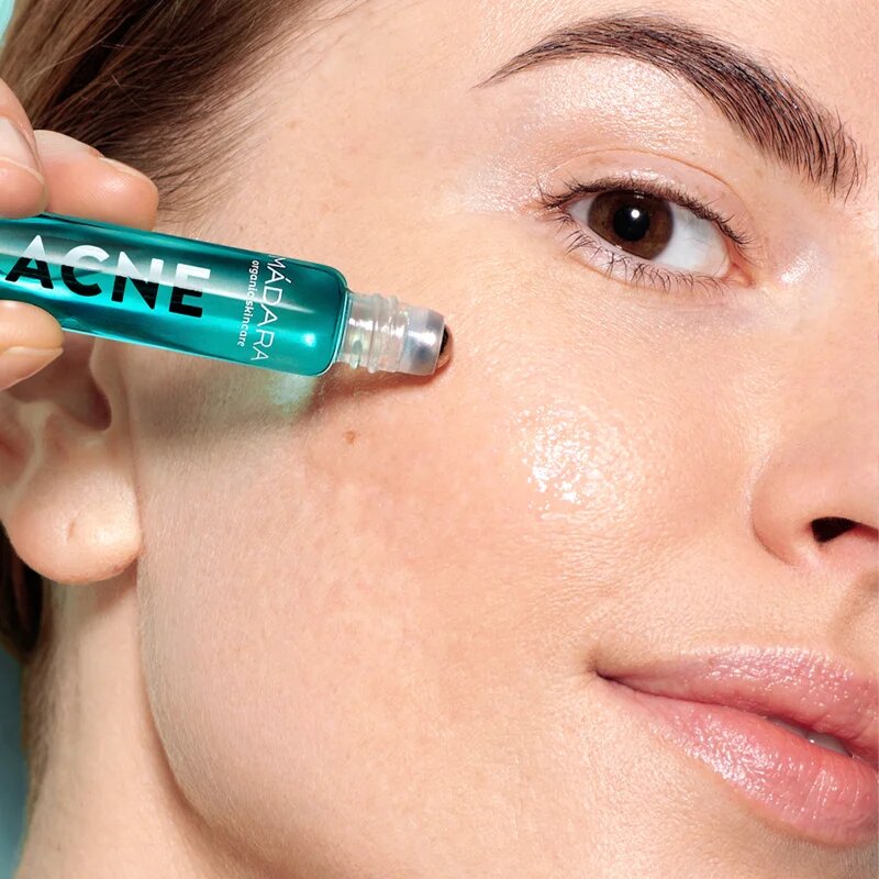 Mádara MÁDARA Acne helyi ápolás pattanásos bőrre roll-on 8 ml