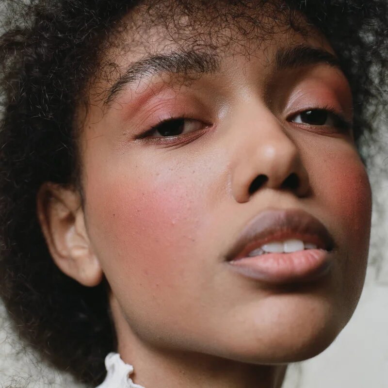 Mádara MÁDARA Magnetic Blush púderes arcpír árnyalat Bare Blossom 6 g