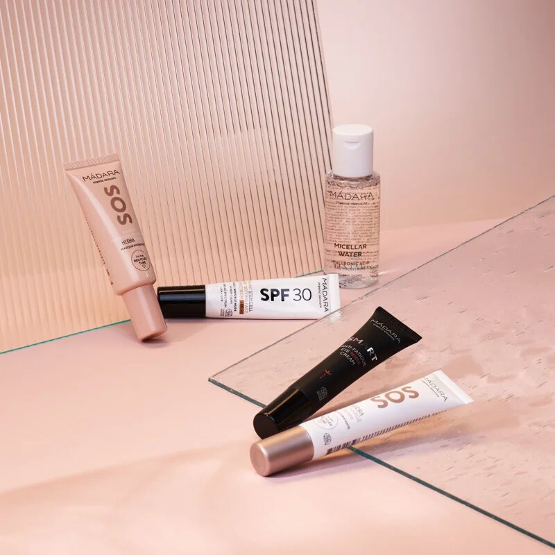 Mádara MÁDARA WHEREVER Travel Set 5-In-1 utazási készlet a tökéletes bőrért