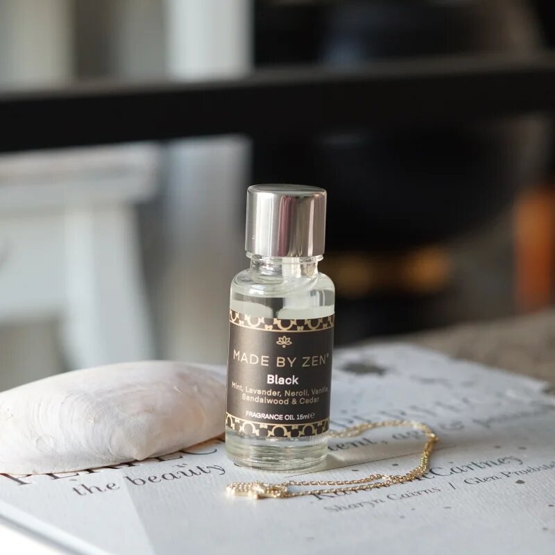 MADE BY ZEN Black illóolaj 15 ml