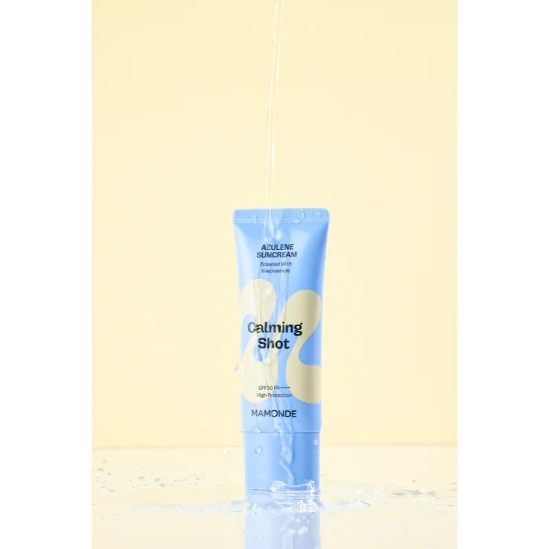 MAMONDE Calming Shot Azulene Suncream ápoló arckrém nyugtató hatással SPF 50+ 35 ml