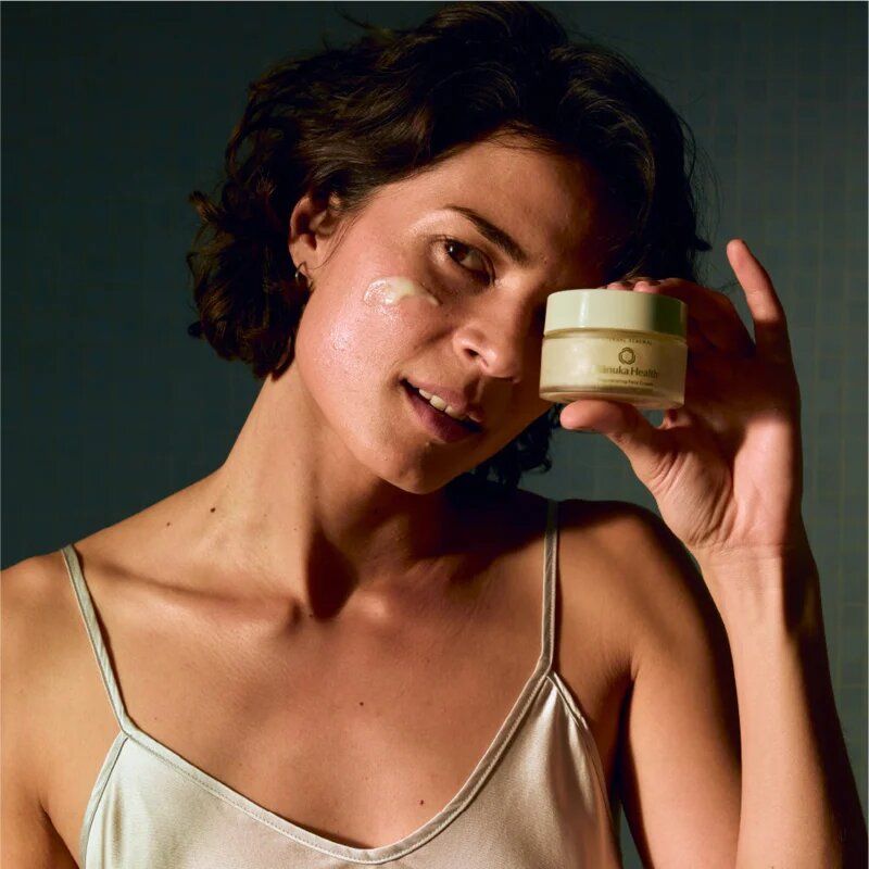 Manuka Health Regenerating Face Cream fiatalító krém az arcra 50 ml