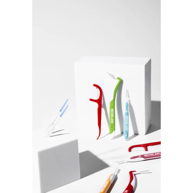MEDIBLANC Interdental Pick-brush Angle fogközi fogkefe 6 db 08 mm Green 6 db
