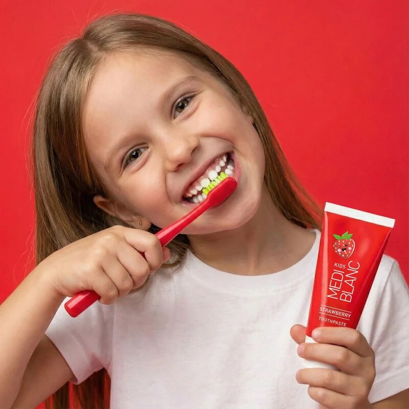 MEDIBLANC Toothpaste KIDS fogkrém gyermekeknek Strawberry 50 ml
