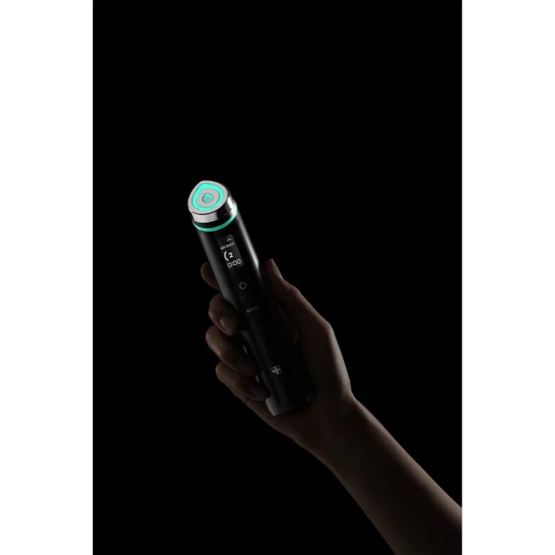 Medicube Age-R Booster Pro multifunkciós eszköz az arcbőr regenerálásáért és táplálásáért szín Black 155 g