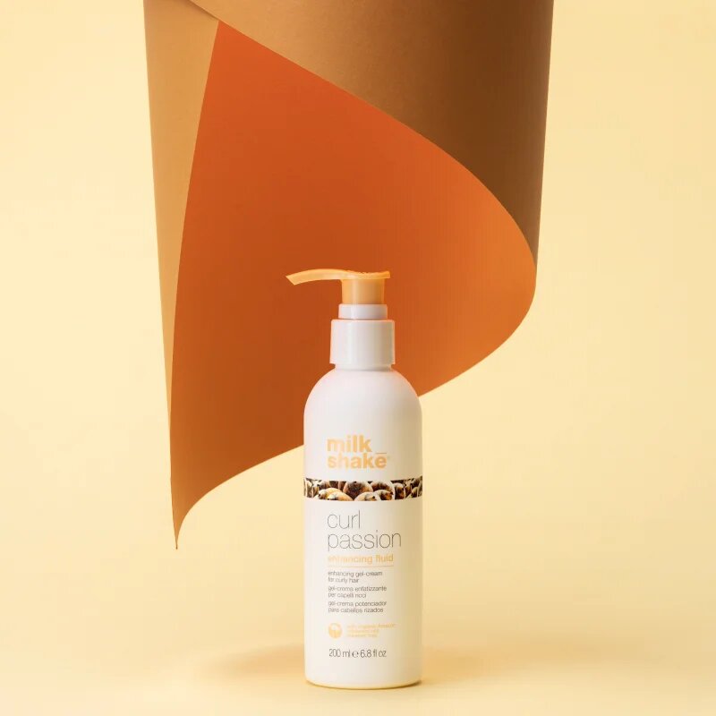 milk_shake® Curl Passion Enhancing Fluid erősítő ápolás göndör hajra 200 ml